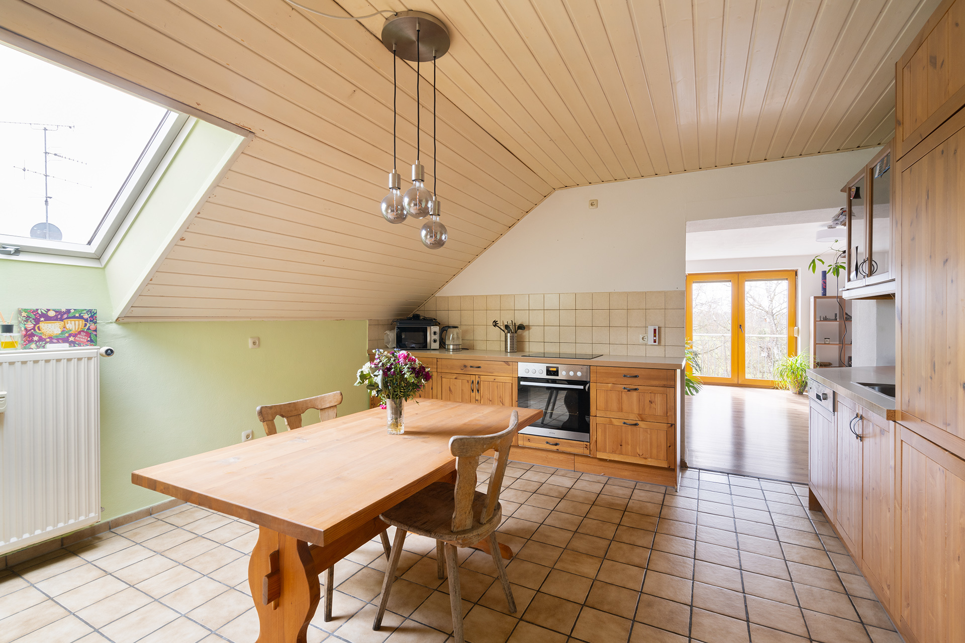 Charmante 4-Zimmer Dachgeschosswohnung mit Gartennutzung - Küche II
