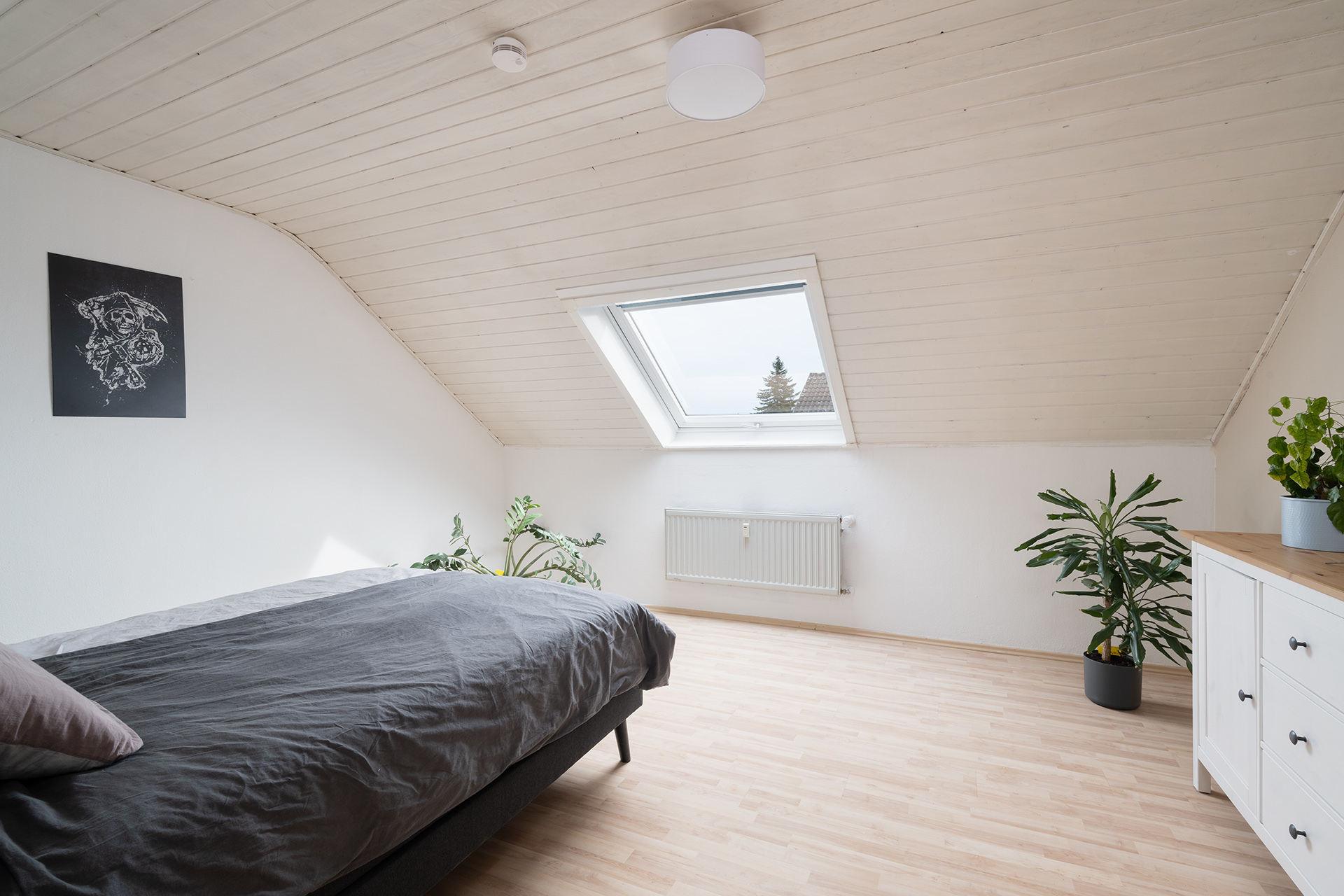 Charmante 4-Zimmer Dachgeschosswohnung mit Gartennutzung - Schlafzimmer