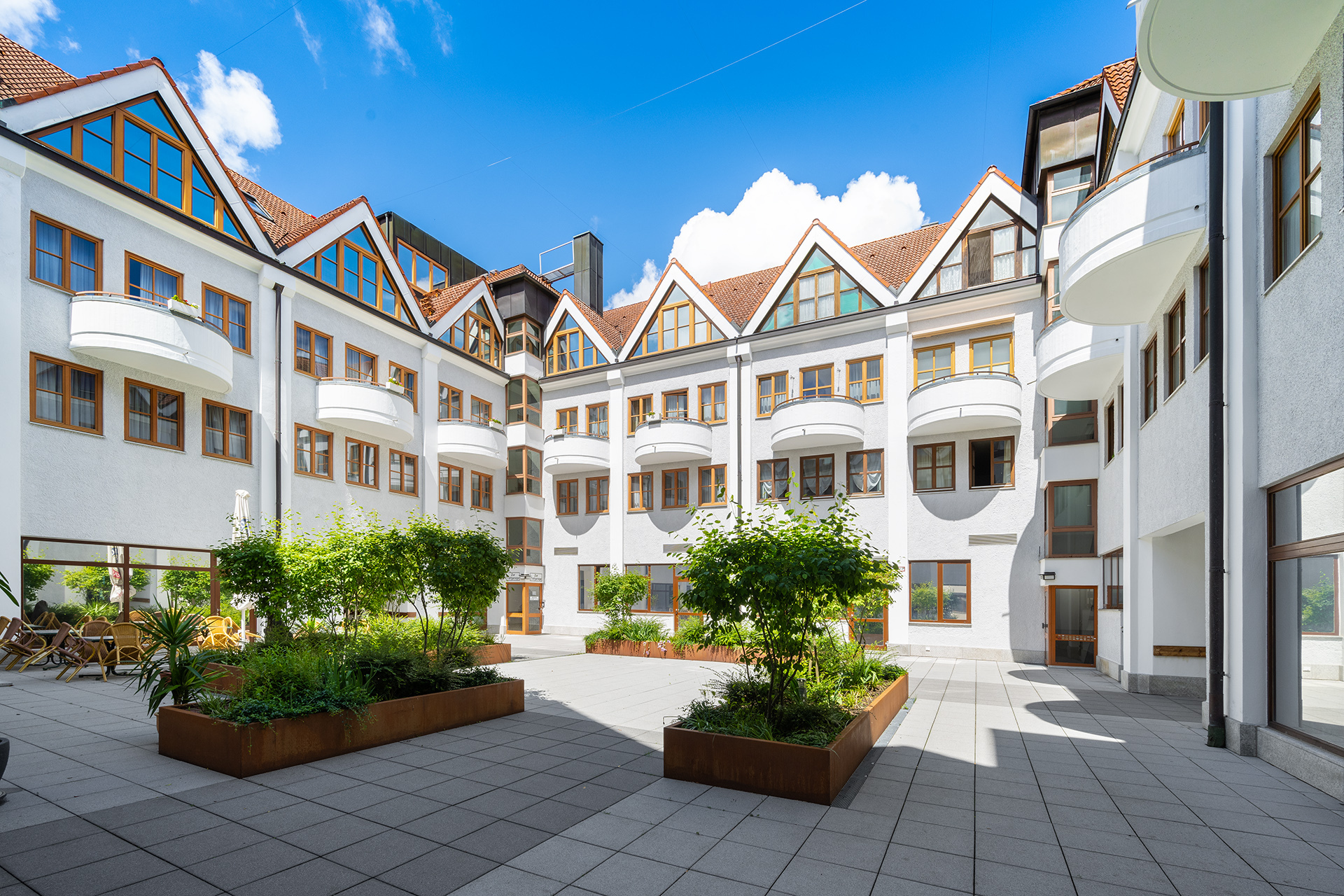 Schön geschnittene 2-Zimmer-Wohnung mit Balkon auf Erbpacht - Innenhof