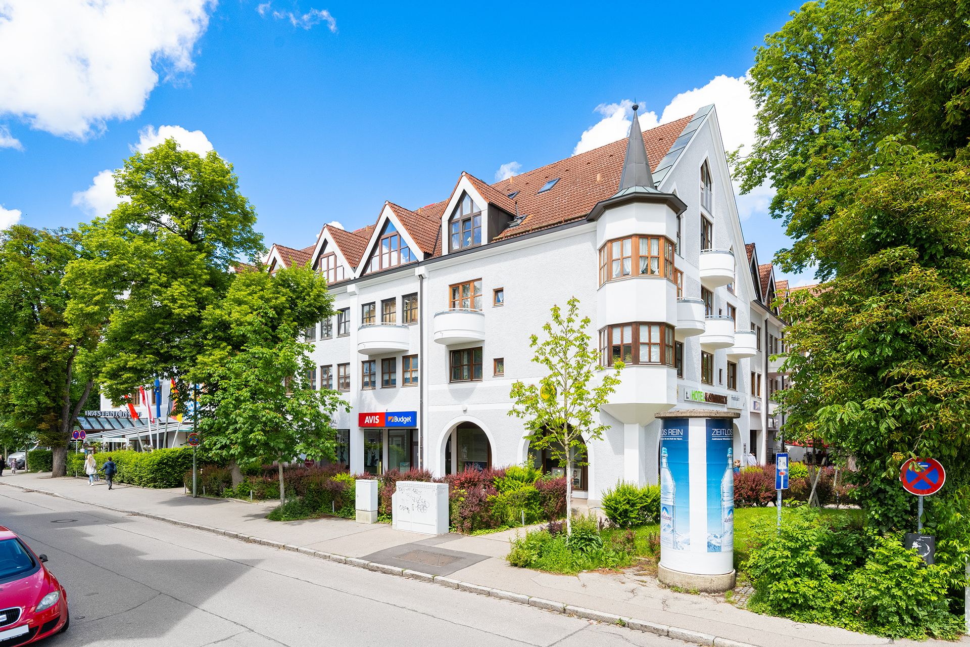 Schön geschnittene 2-Zimmer-Wohnung mit Balkon auf Erbpacht - Hauseingang