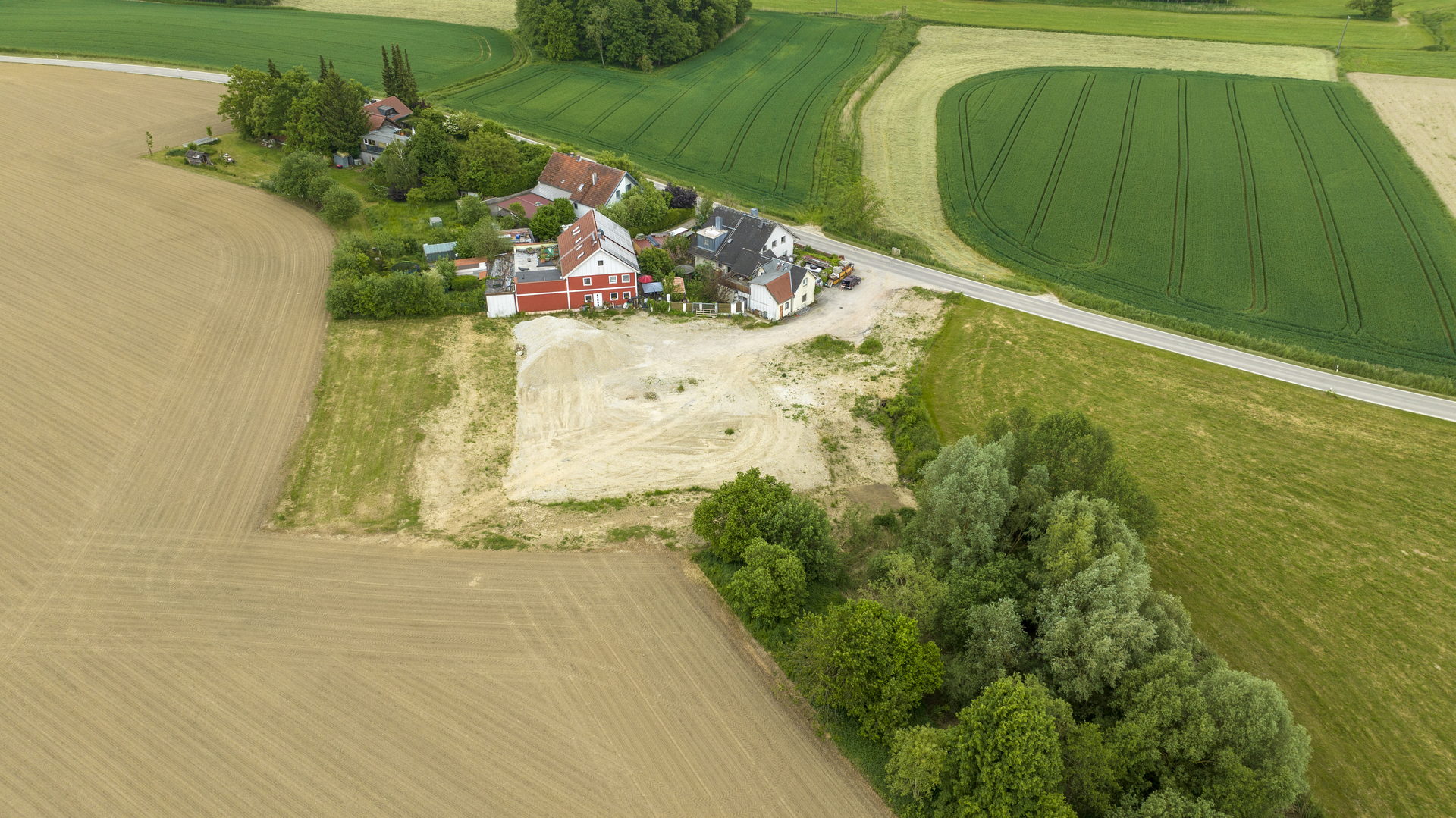 Attraktives Baugrundstück von 974 m² mit hervorragender Anbindung nach München (ohne Bauzwang) - Luftbild Nord-West