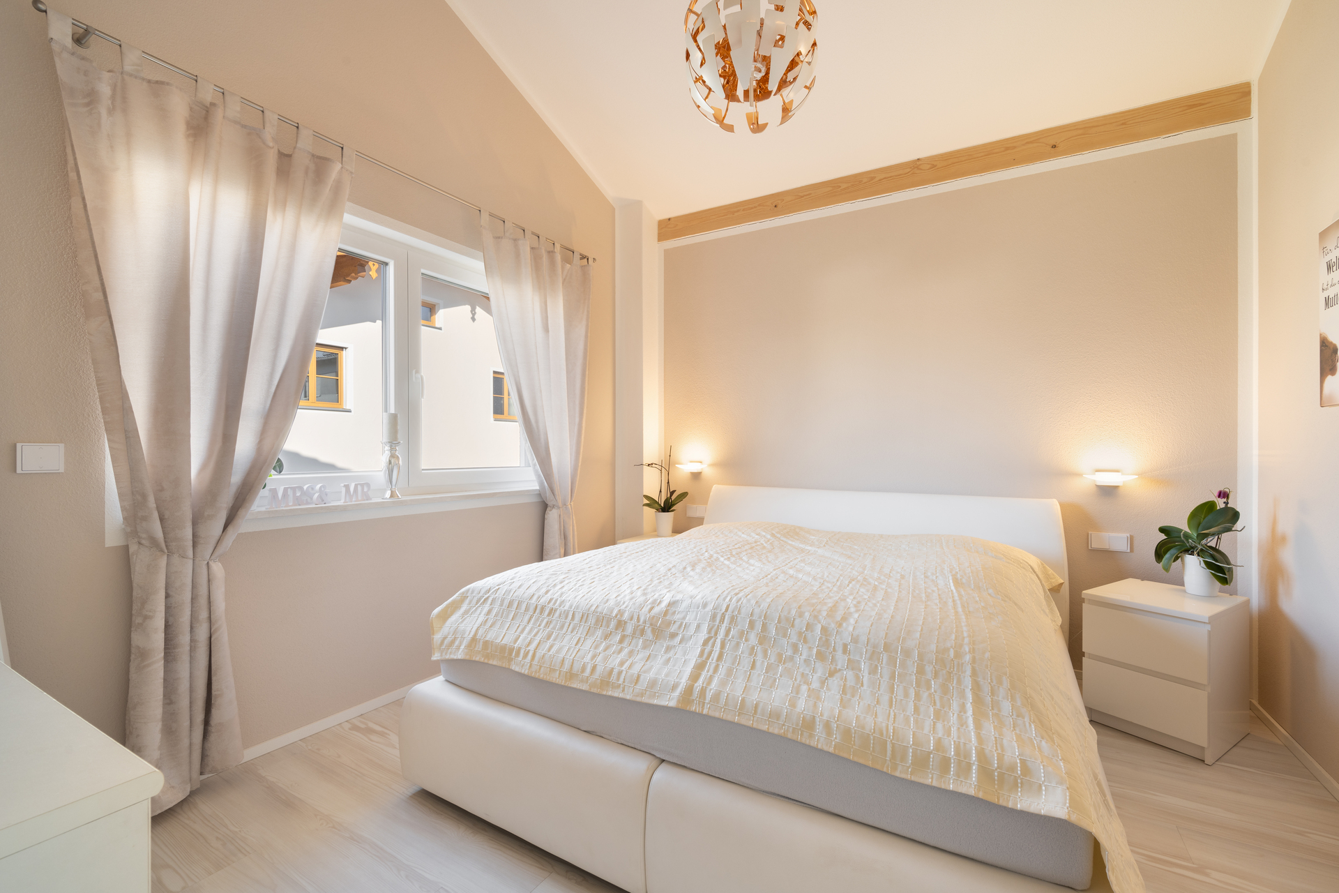 Luxuriöse neuwertige Doppelhaushälfte mit bester Anbindung nach München - Schlafzimmer