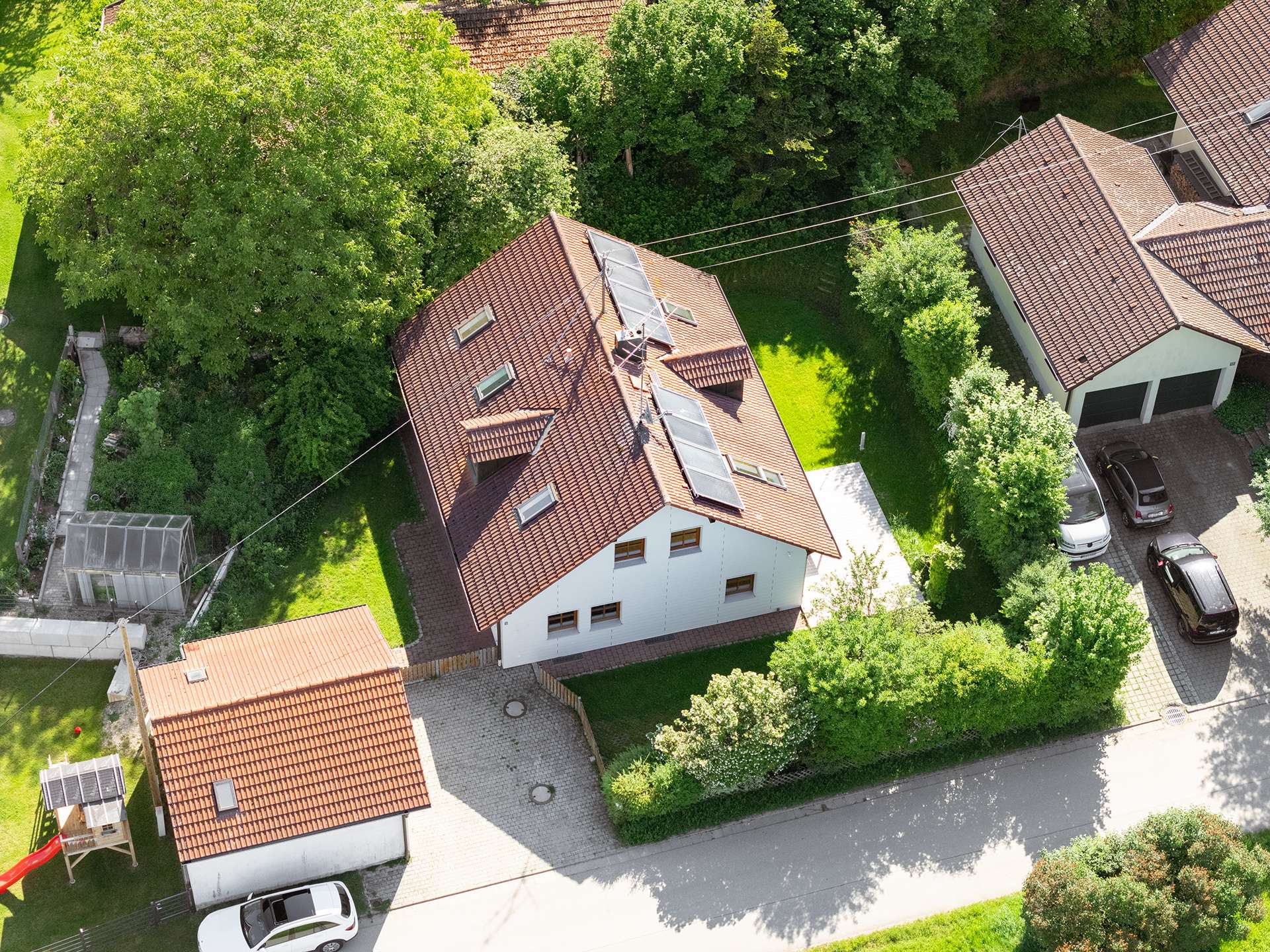 Großzügiges Einfamilienhaus in idylischer Lage - Drohnenansicht