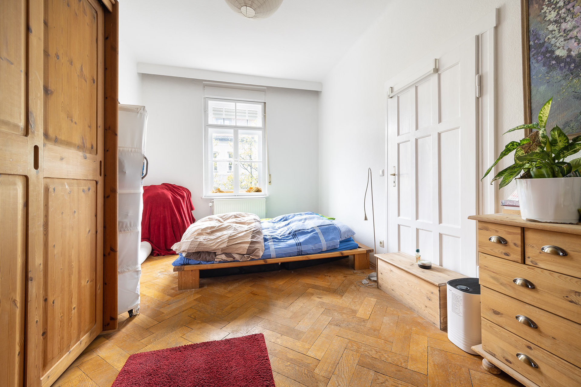 Außergewöhnliche, denkmalgeschützte 3-Zimmer-Wohnung in München-Schwabing - Schlafzimmer