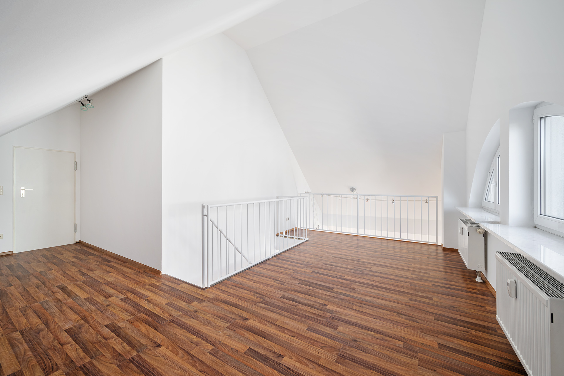 3-Zimmer Galerie-Wohnung mit Dachterrasse am Stadtpark *Fernwärme* - Galerie III