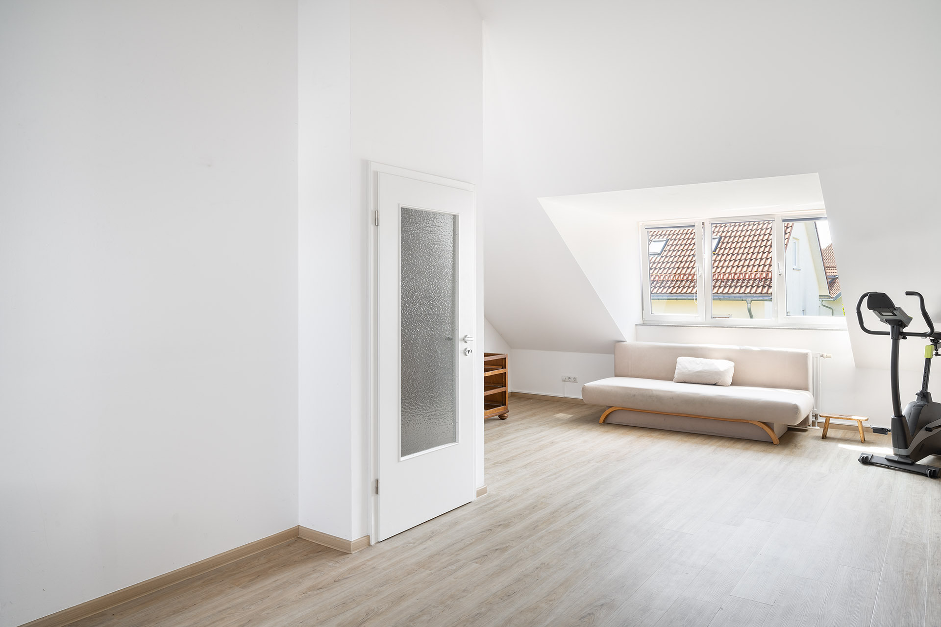 Modernes Reihenhaus mit schönem Südgarten - Studio im Dachgeschoss ausgebaut