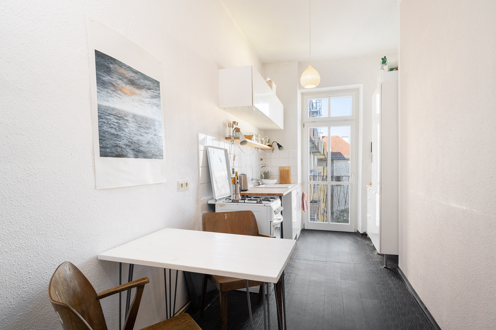 Bezaubernde, denkmalgeschützte 2-Zimmer-Wohnung mit Balkon im Herzen von Schwabing in München - Küche