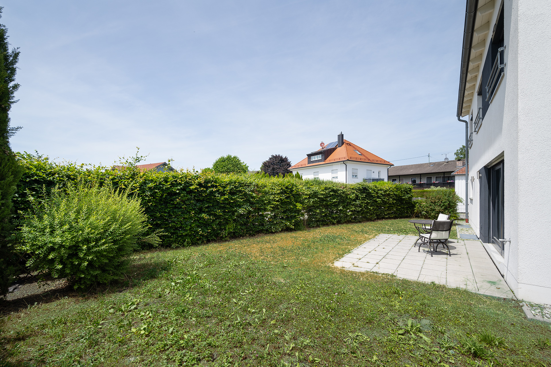 *Preishammer* Neuwertiges Einfamilienhaus in der Ortsmitte von Kirchasch - Eingewachsener Garten mit der Terrasse nach Süden